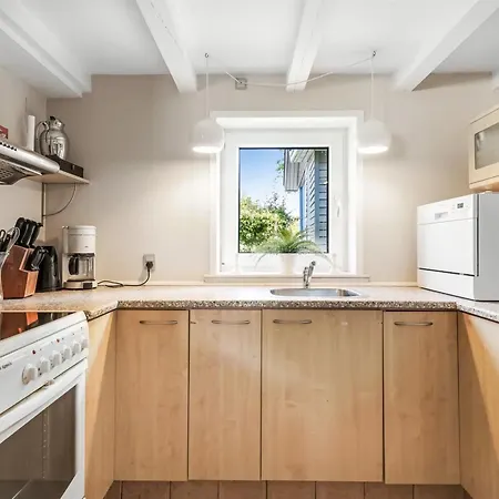 Veronica - 700m From The Sea By Interhome
